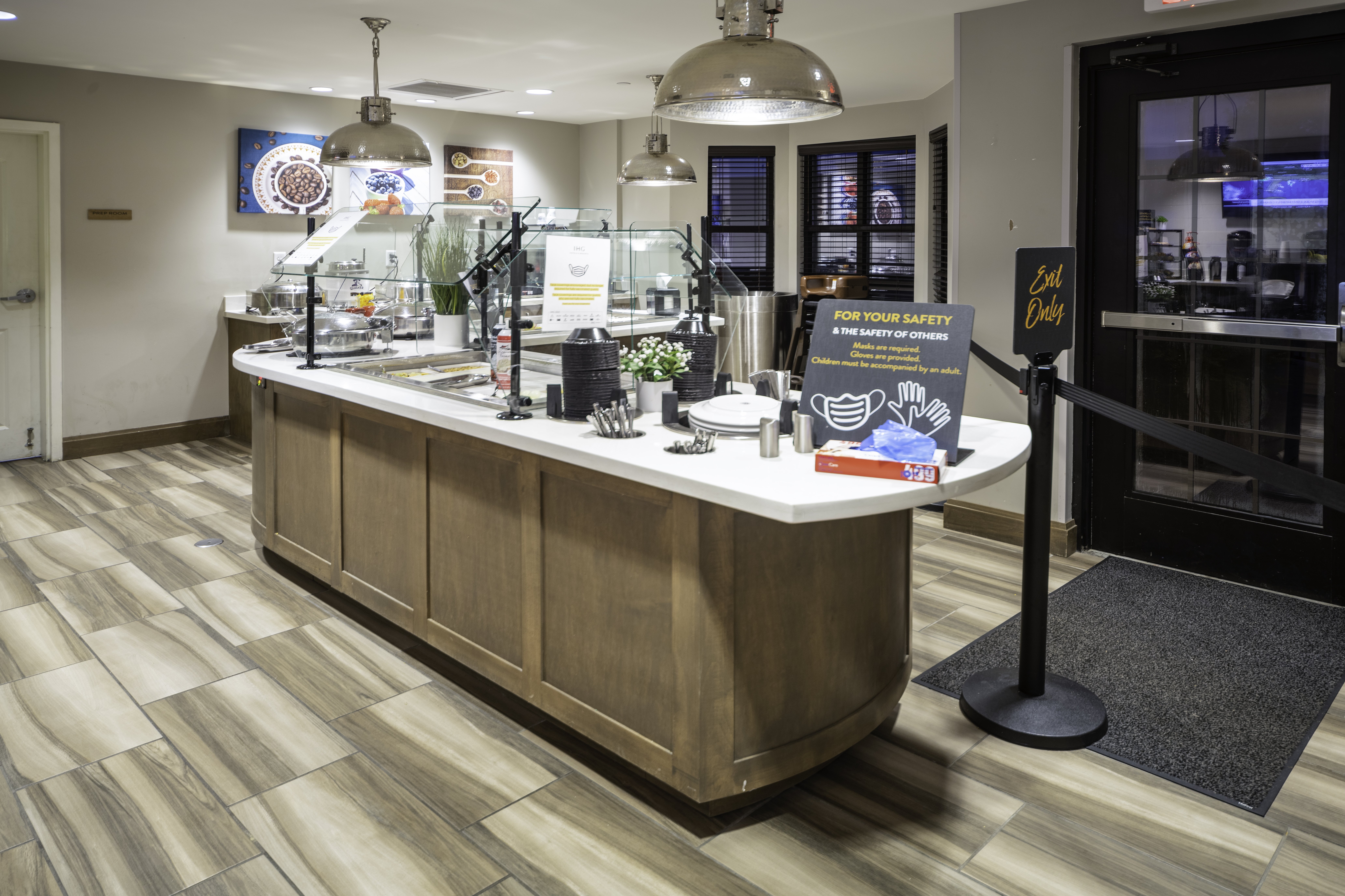 Staybridge Suites Summerville 2/48