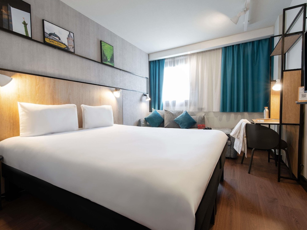 ROOM, TRIPLE, DOUBLE BED, SOFA