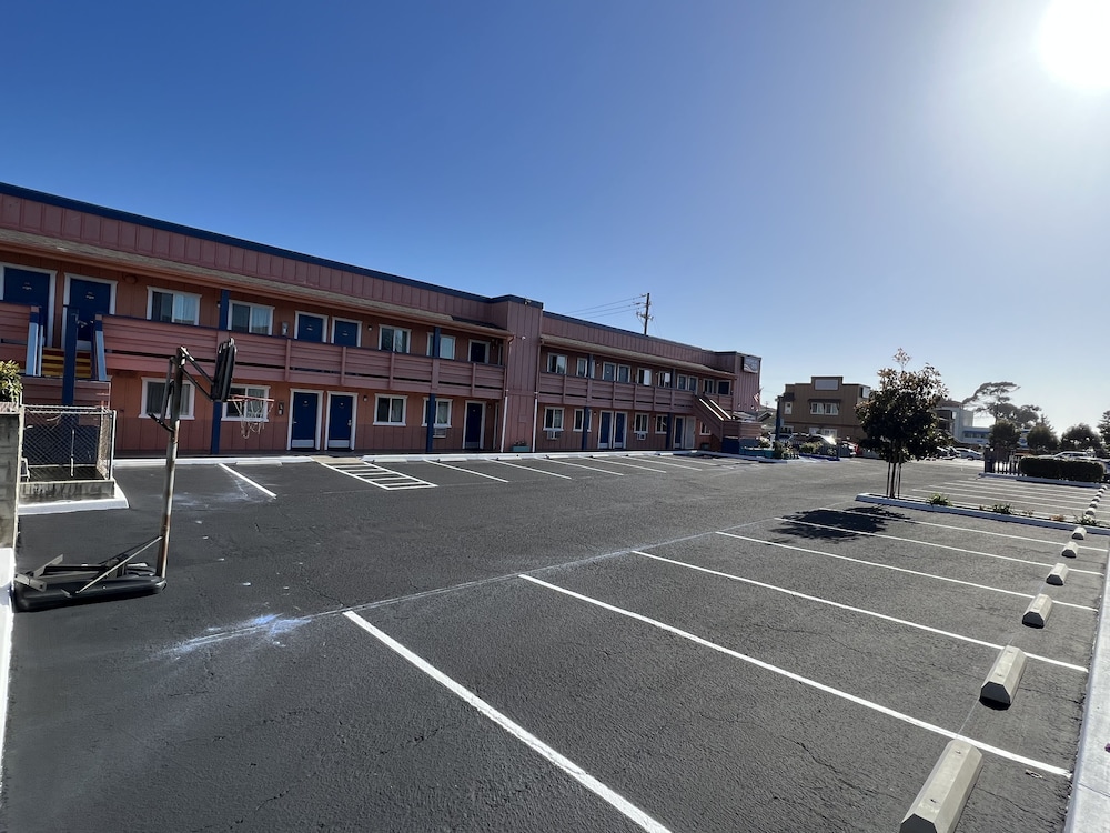 American Inn Grover Beach 31/56