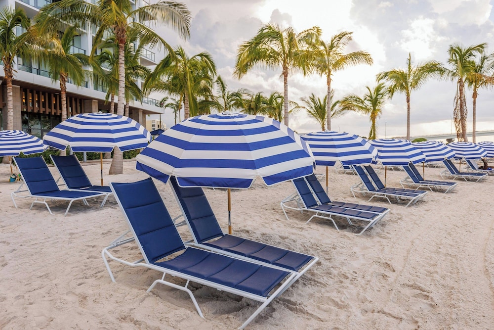 JW Marriott Clearwater Beach Resort & Spa 25/50