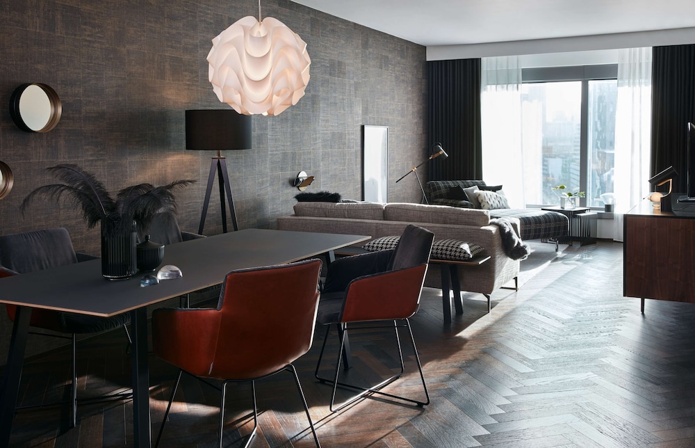 Radisson Blu Hotel, Frankfurt 57/67
