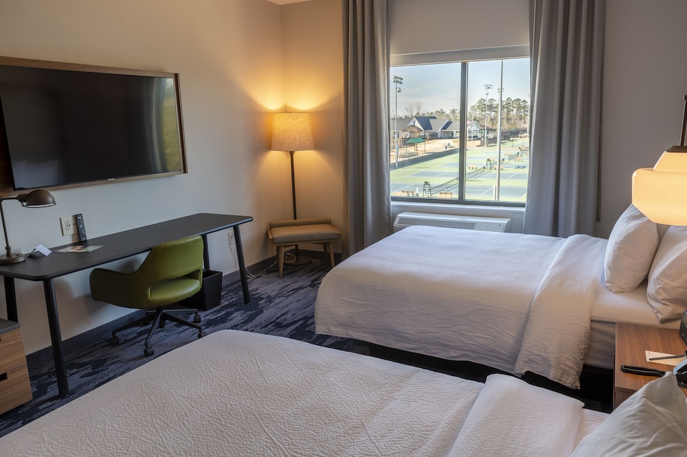 غرفة قياسية بسريرين كوين، Fairfield Inn & Suites by Marriott Rome 2/2