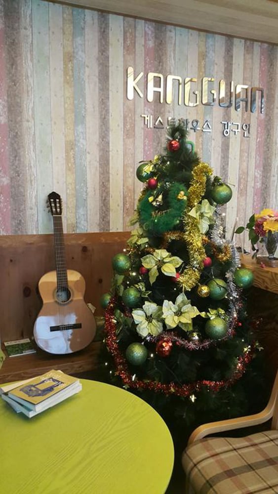 Kangguan Guesthouse 12/16
