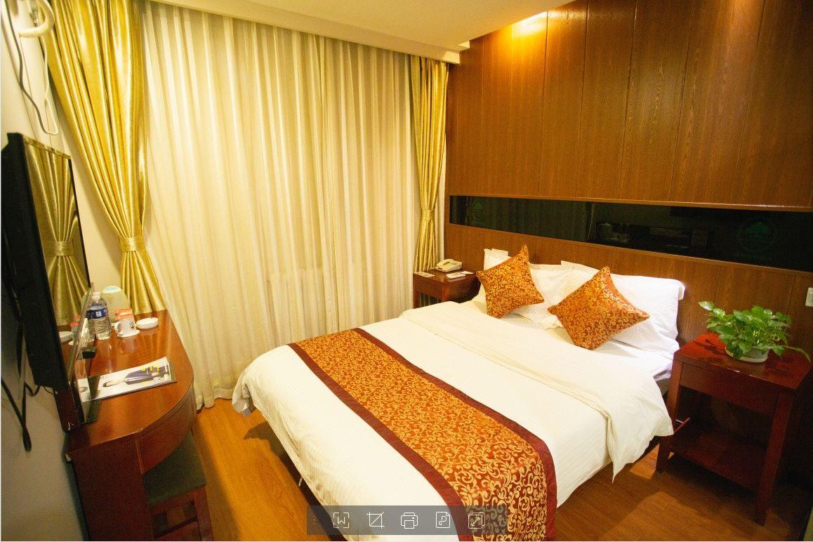 Double Room - No Window