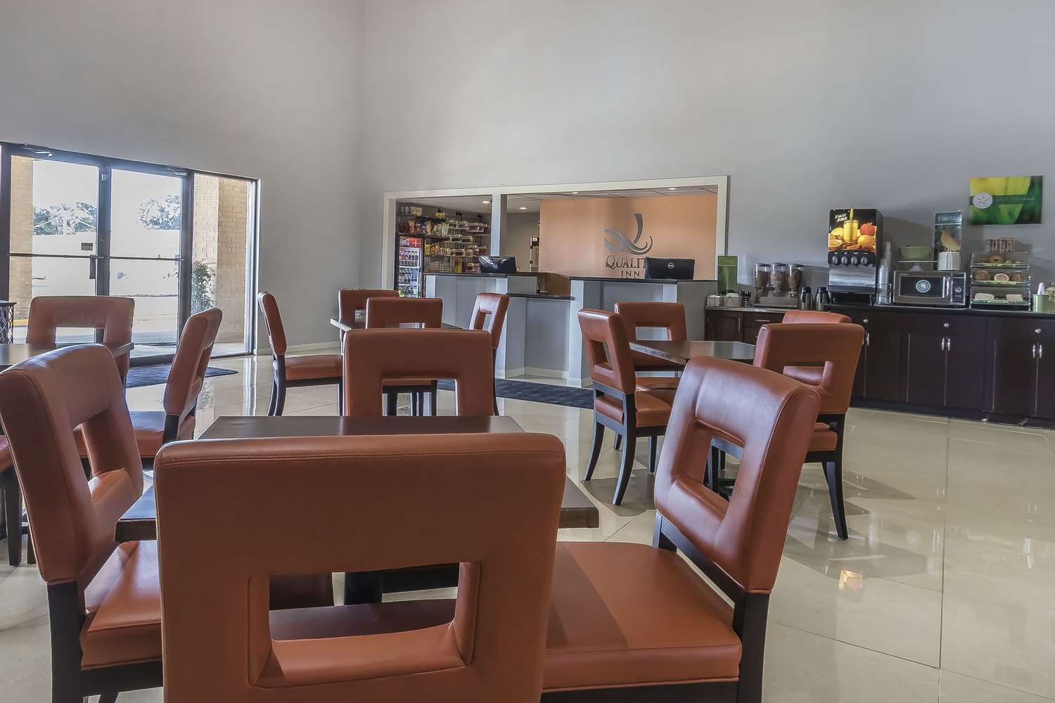 Quality Inn & Suites Stuttgart North 21/23