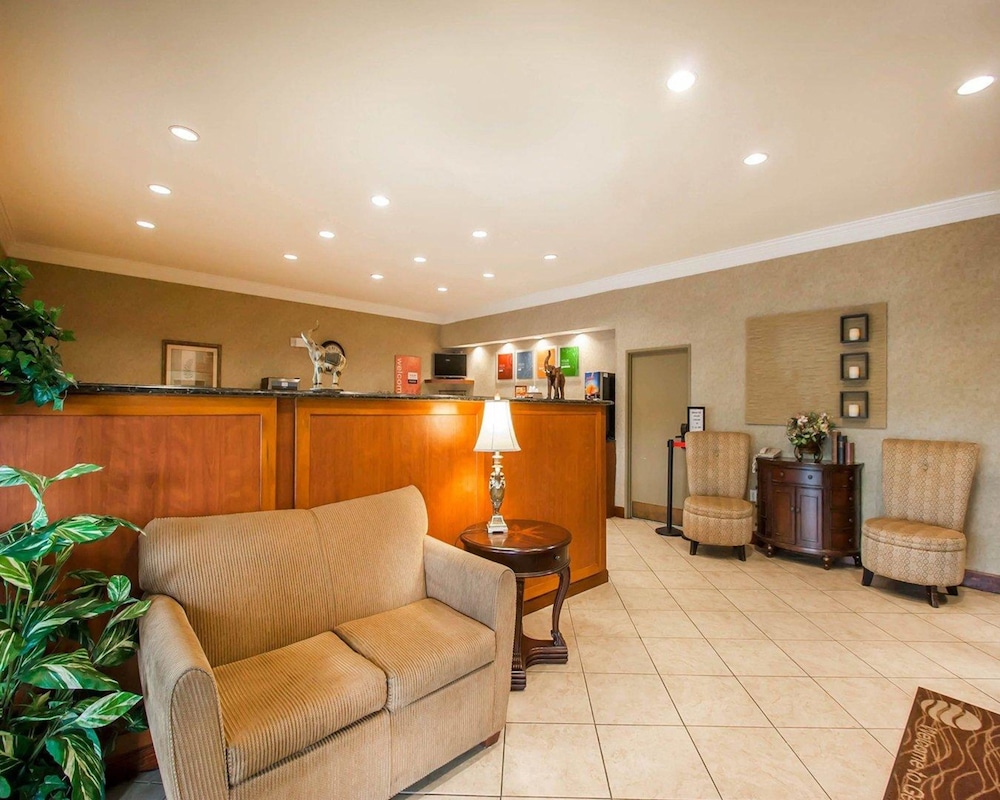 Quality Inn and Suites Germantown North 25/37