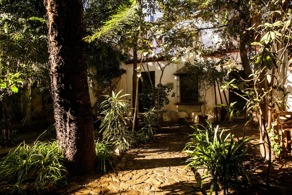 Agrado Guest House 52/56