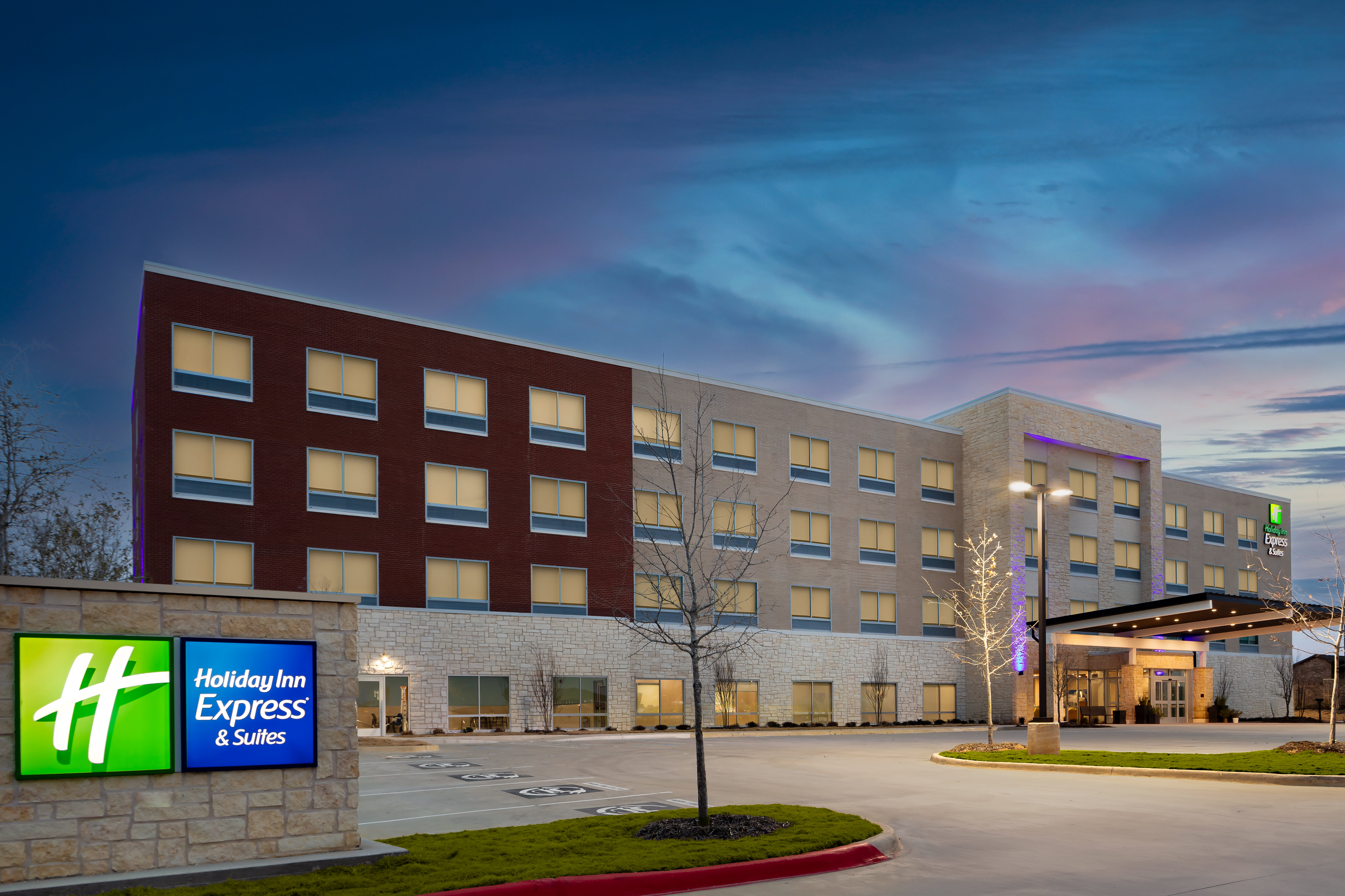 Holiday Inn Express & Suites FRISCO NORTH - PROSPER 3/52