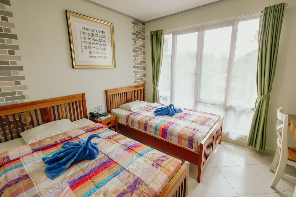 Urbanest Inn House TB Simatupang 12/72