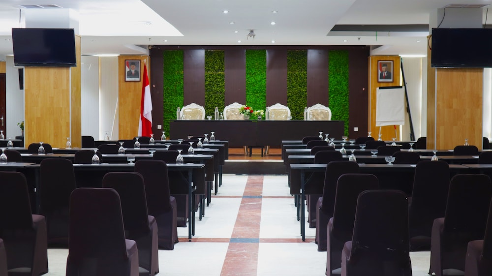 Grand Verona Hotel Samarinda 26/32