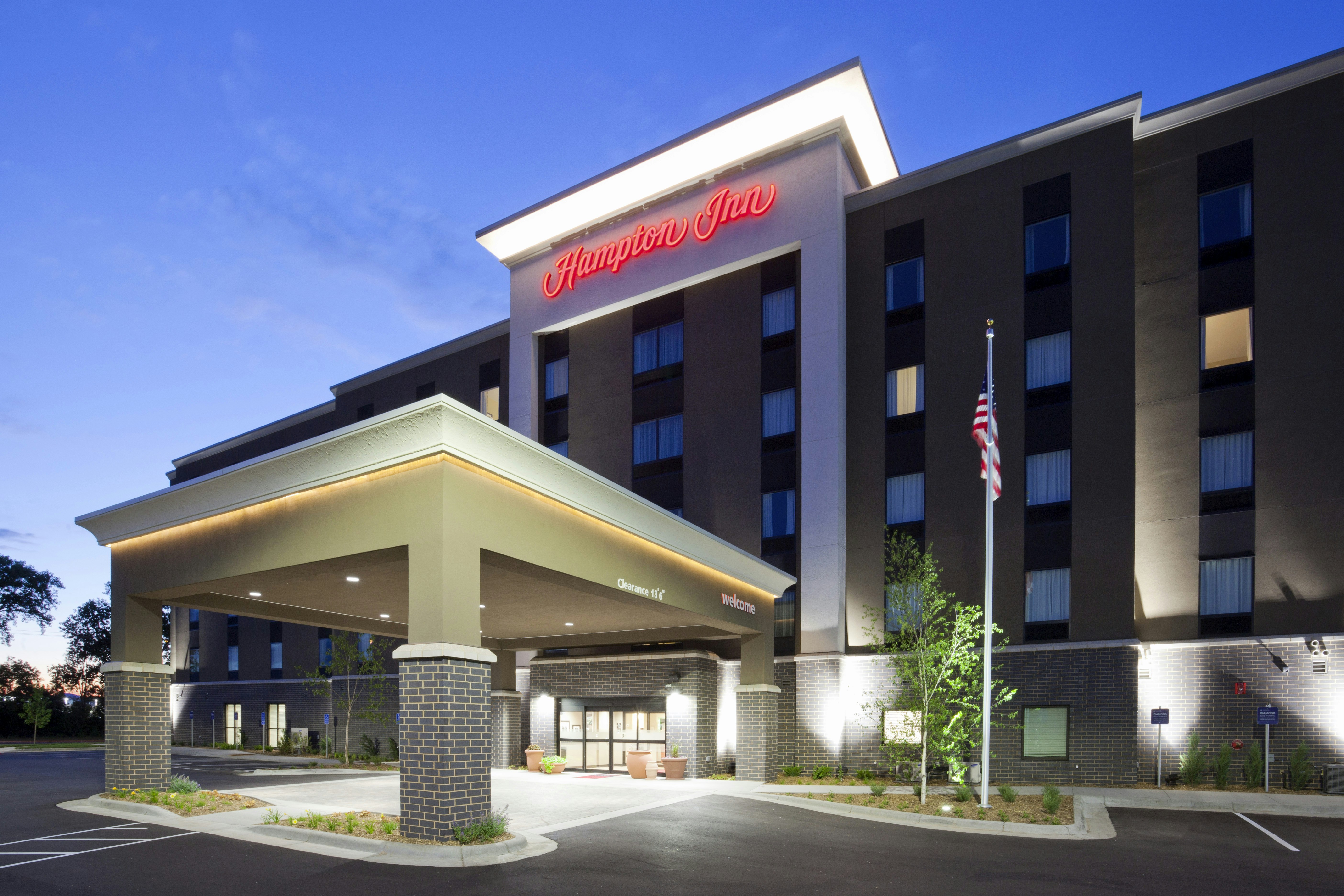 Hampton Inn Minneapolis Roseville 4/42