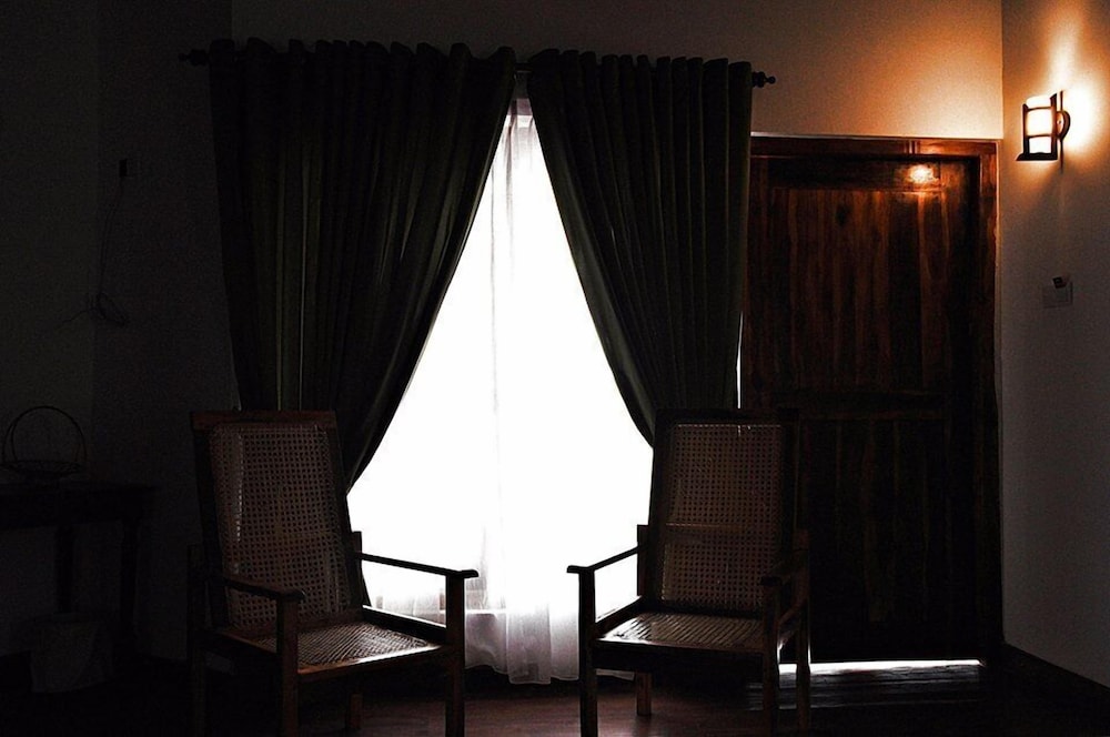 Naaval Hotel 18/45
