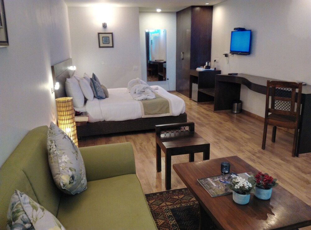 WoodSmoke resort &amp; Spa 33/50