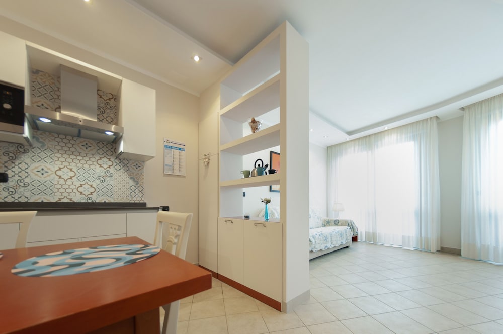 Beverly Park Residence 23/45