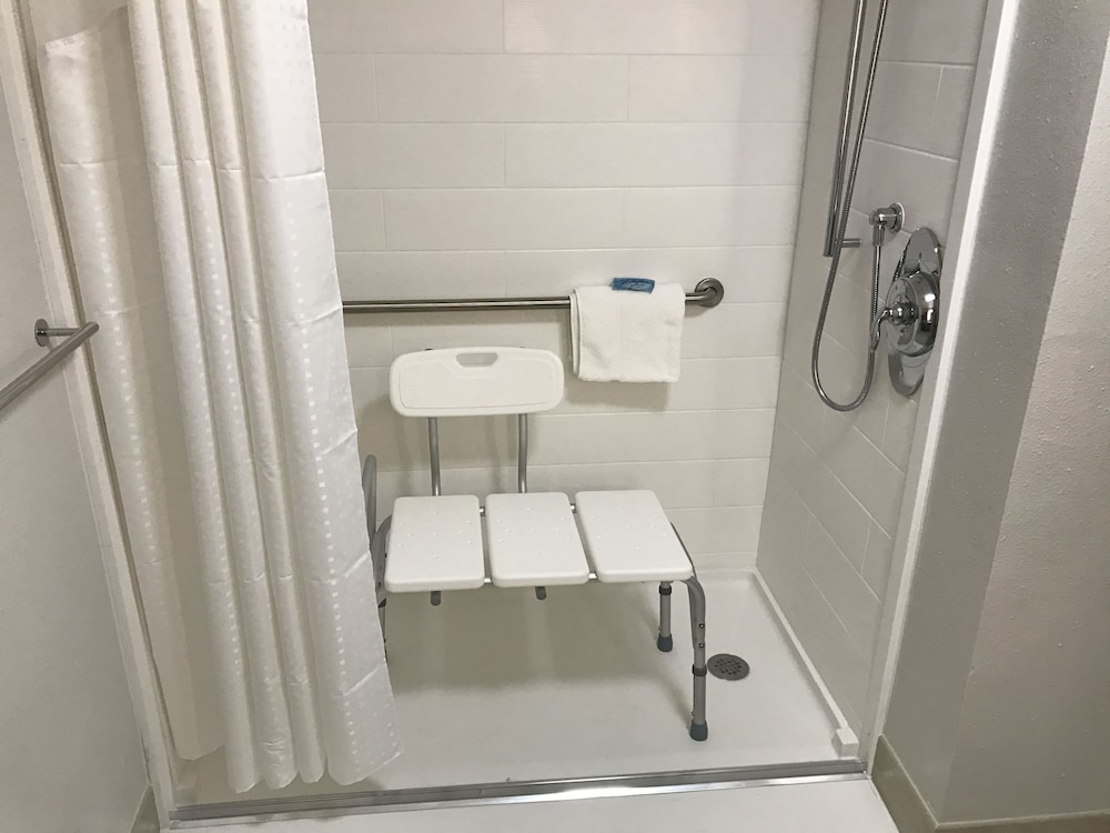 Holiday Inn Express Naples South I 75 14/67