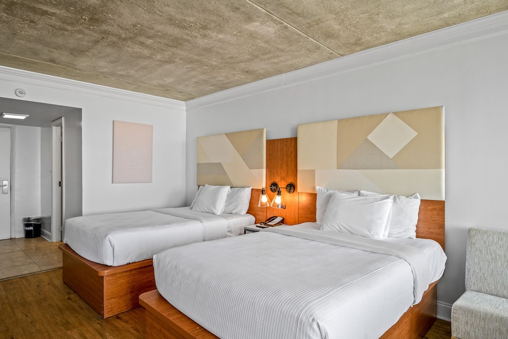 STANDARD, 2 QUEEN BEDS, OCEAN VIEW, BALCONY