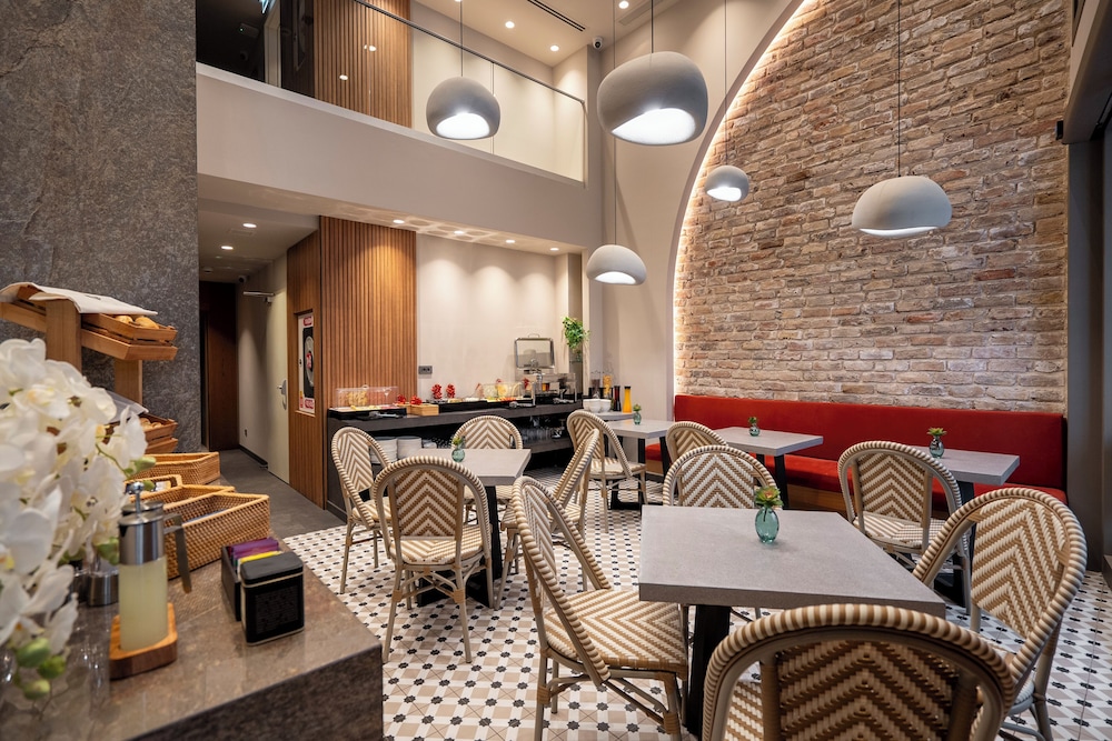 Erk Hotel 36/50