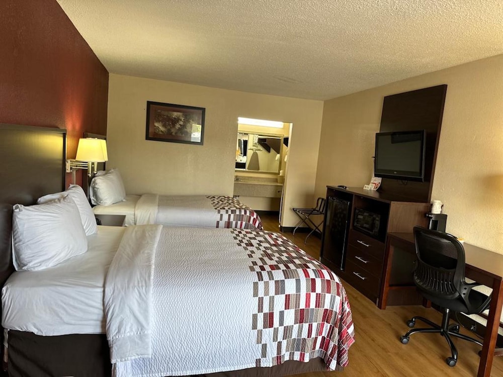 DELUXE, 2 DOUBLE BEDS