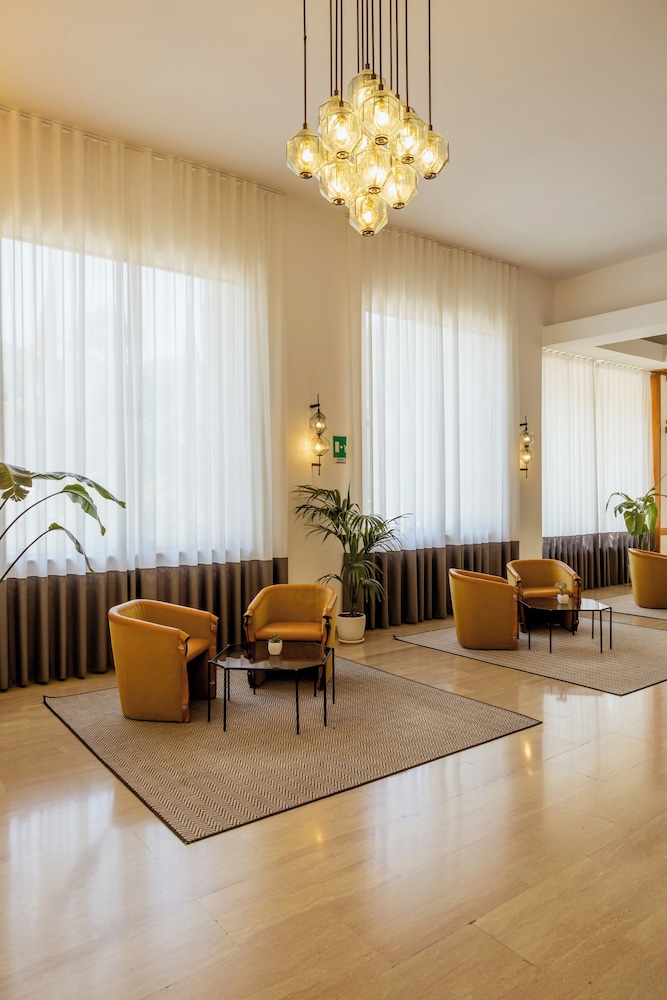 Grand Hotel Cesare Augusto 37/59
