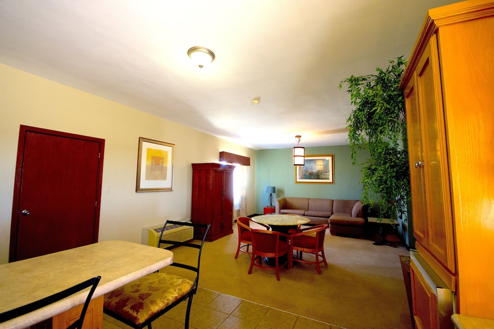 Hotel Consulado Inn 40/46