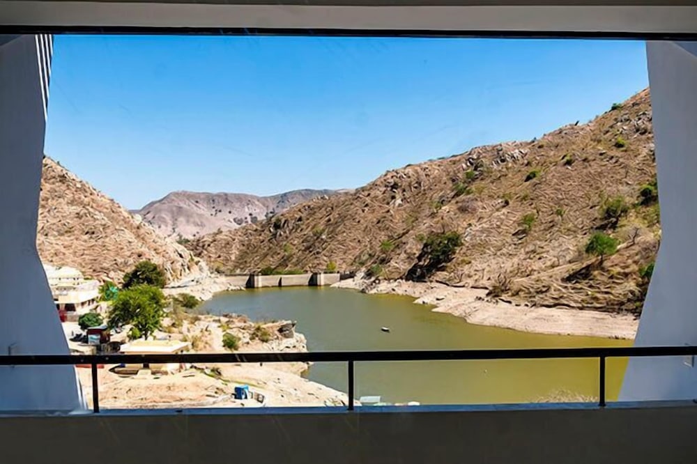 Via Lakhela Resort & Spa 50/50