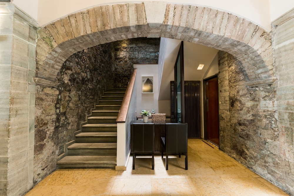 Edelmira Hotel Boutique 55/56