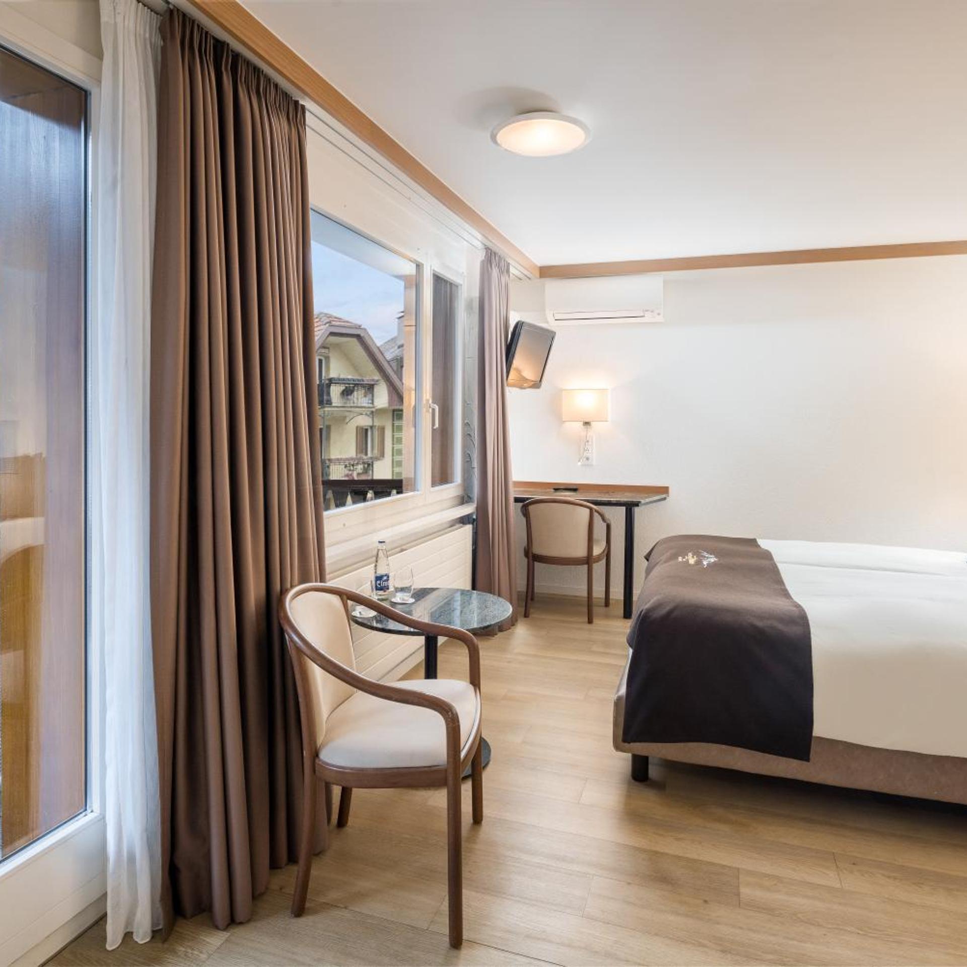 Room, Double Bed, Street View