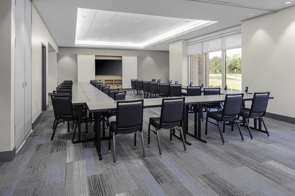 Hyatt House The Woodlands-Shenandoah 38/47