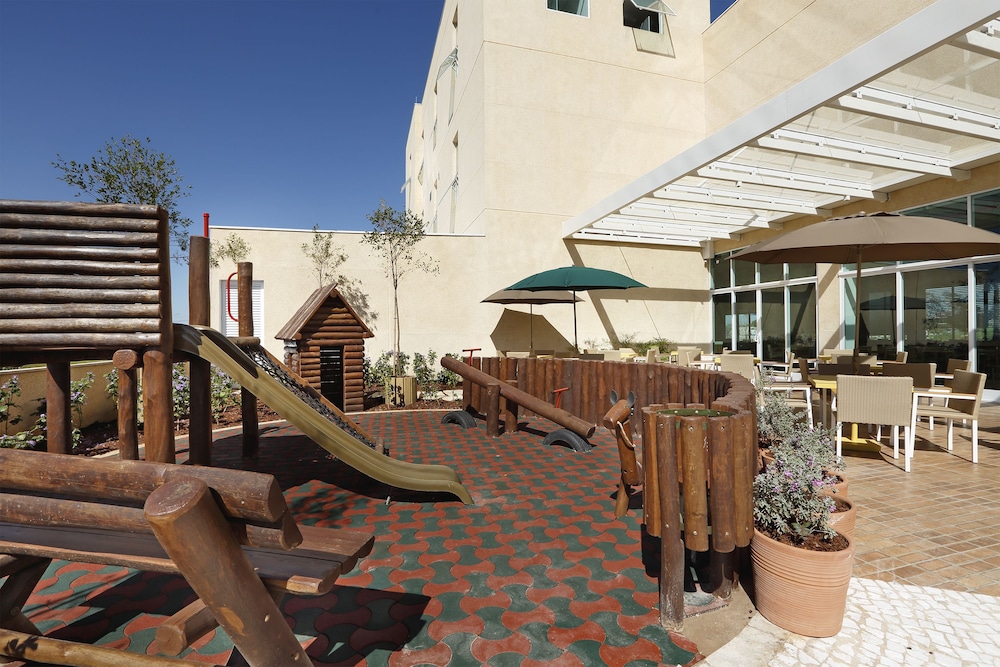 Vitoria Convention Hotel Paulinia 61/67