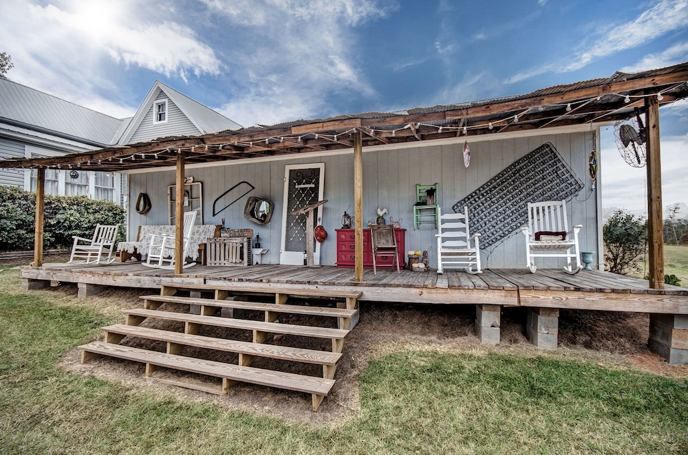 Clyde and Marie s Bed & Breakfast 33/36
