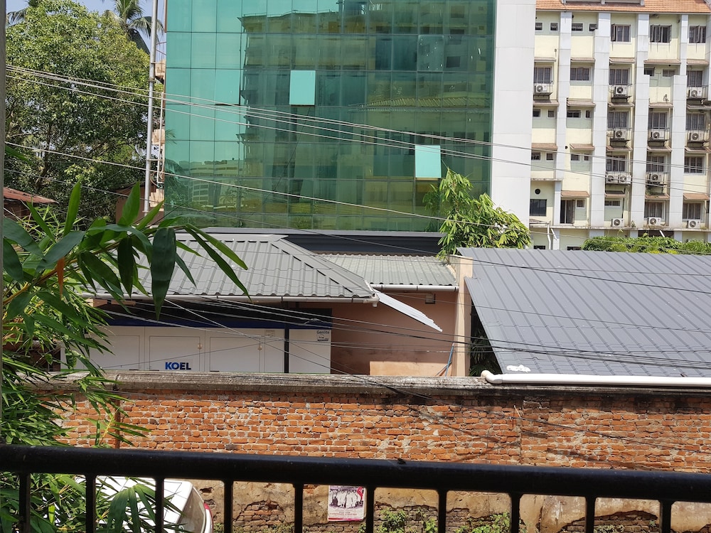Hotel Keerthi 1/29