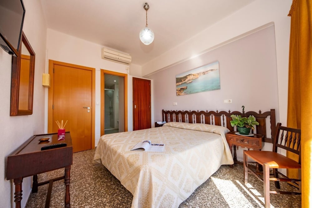 Santa Eulalia Hostal 14/44