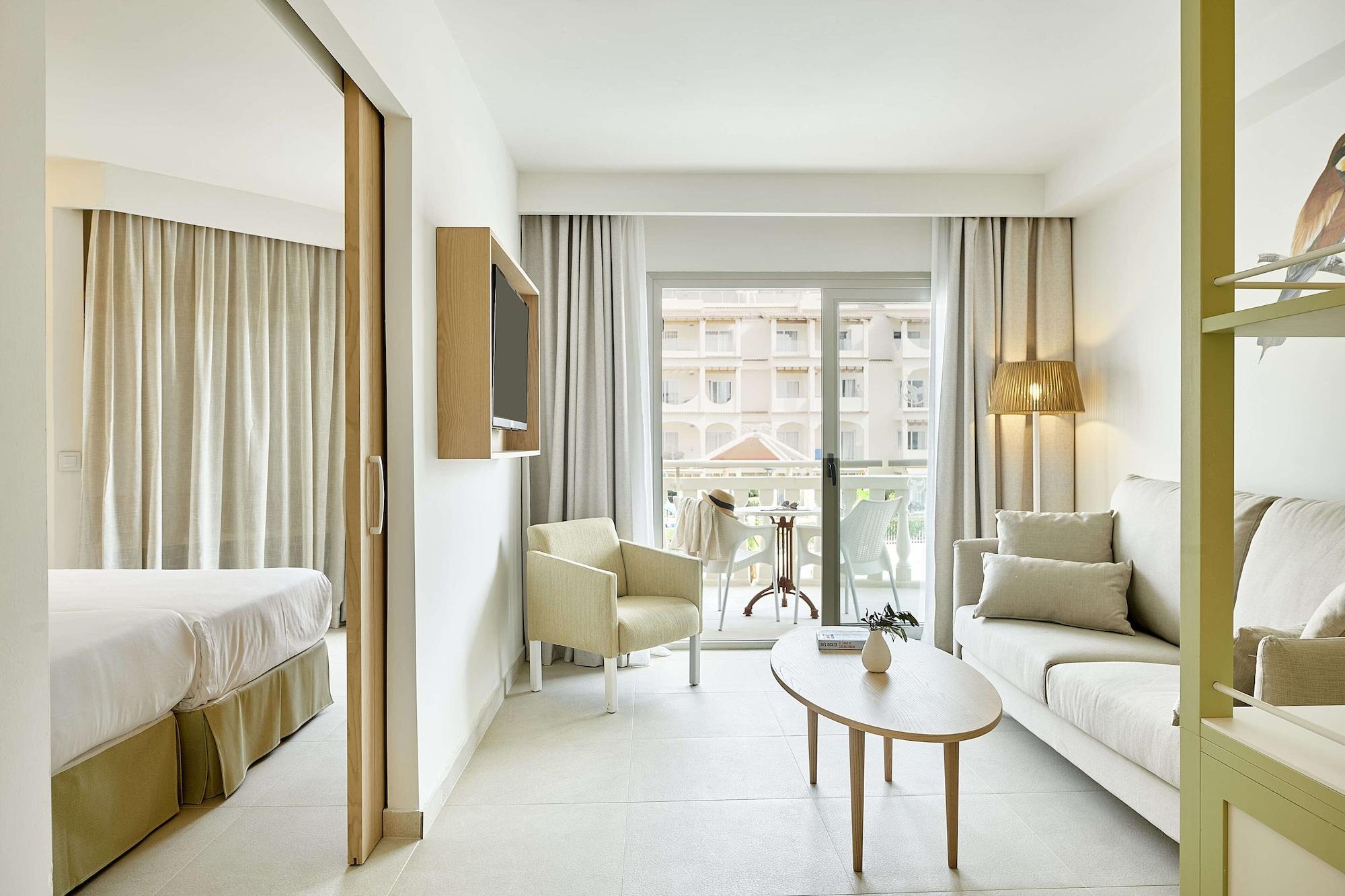 Premium, Family, Balcony