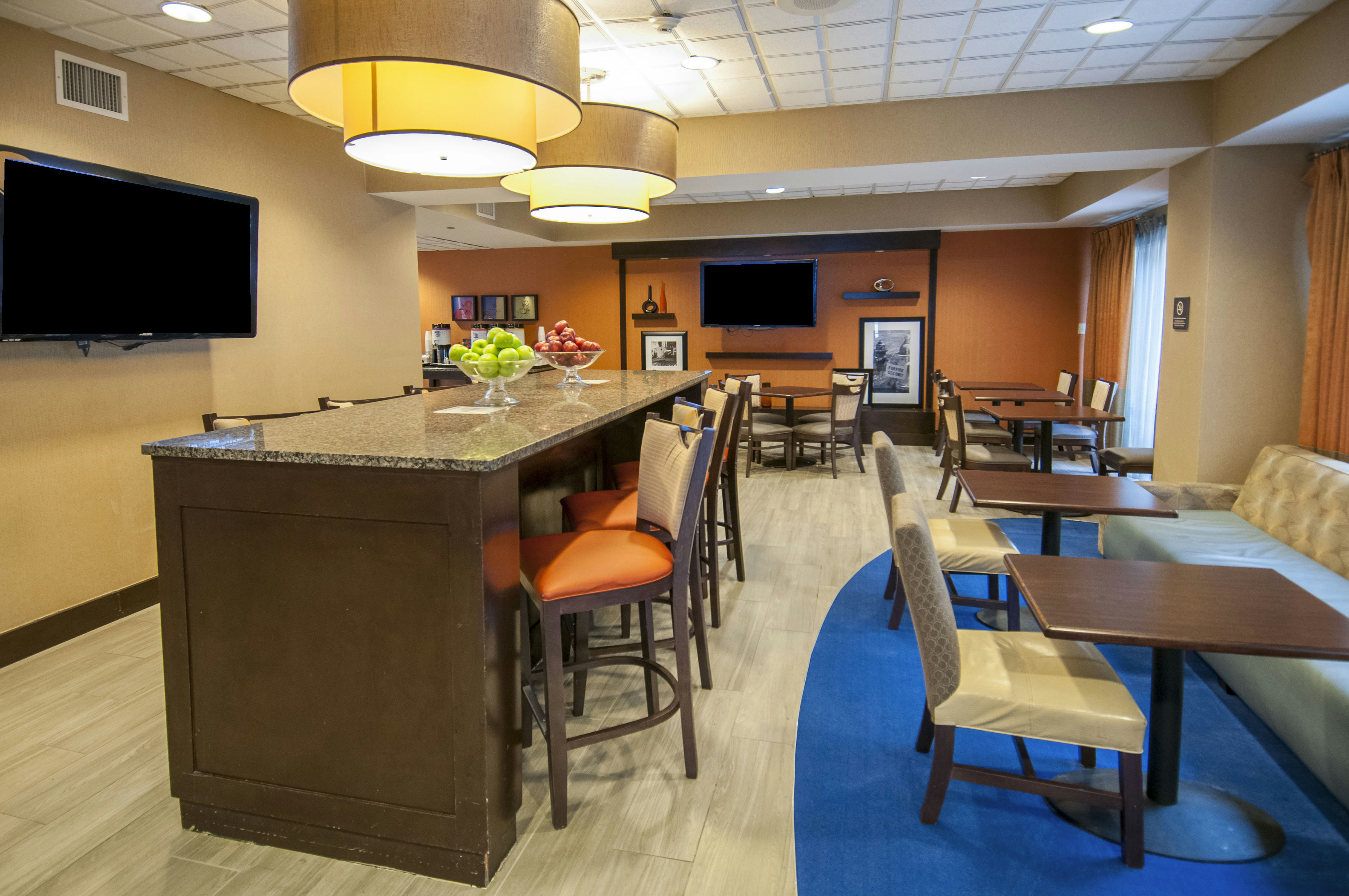 Hampton Inn New Orleans Metairie 24/41