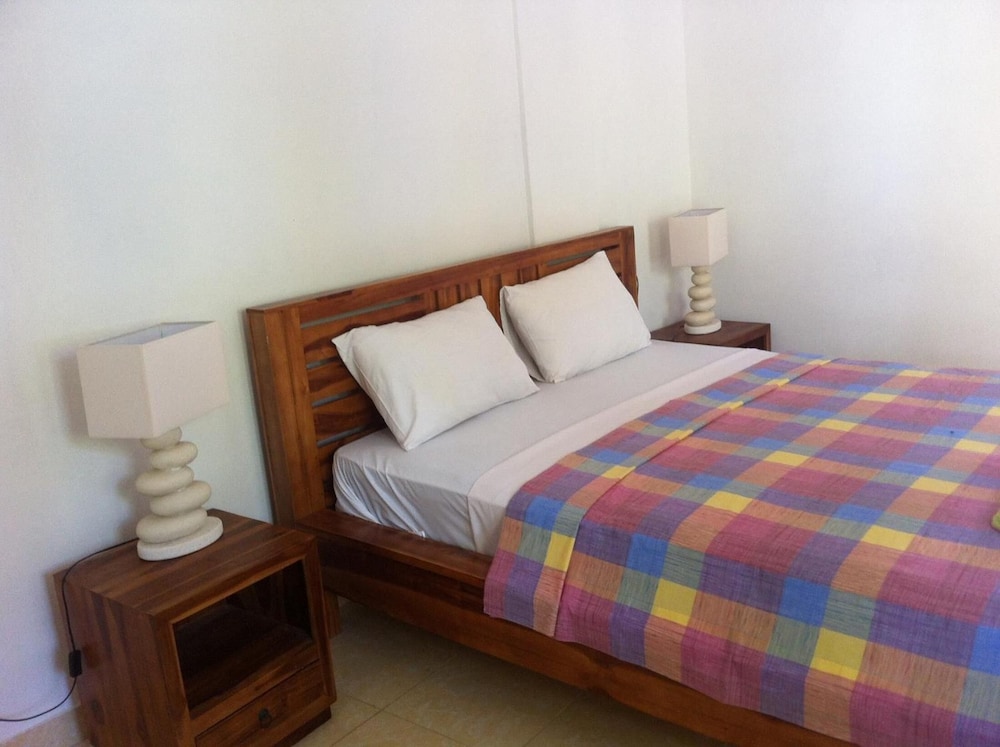 Amed Sari Beach Guesthouse 4/50