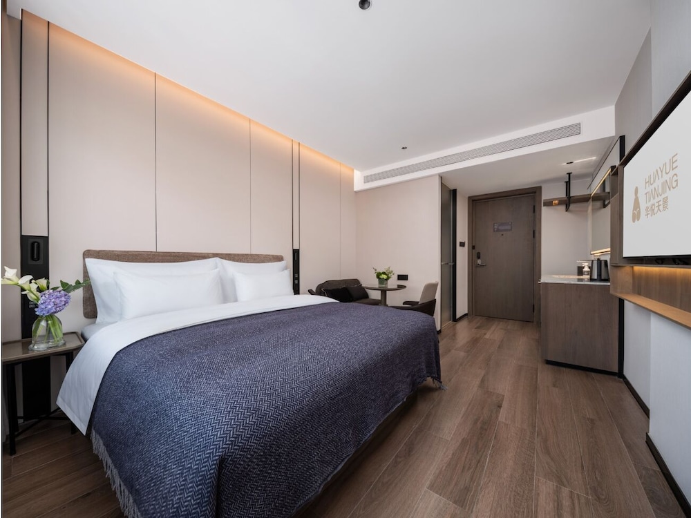 BYLAND WORLD HOTEL 12/50