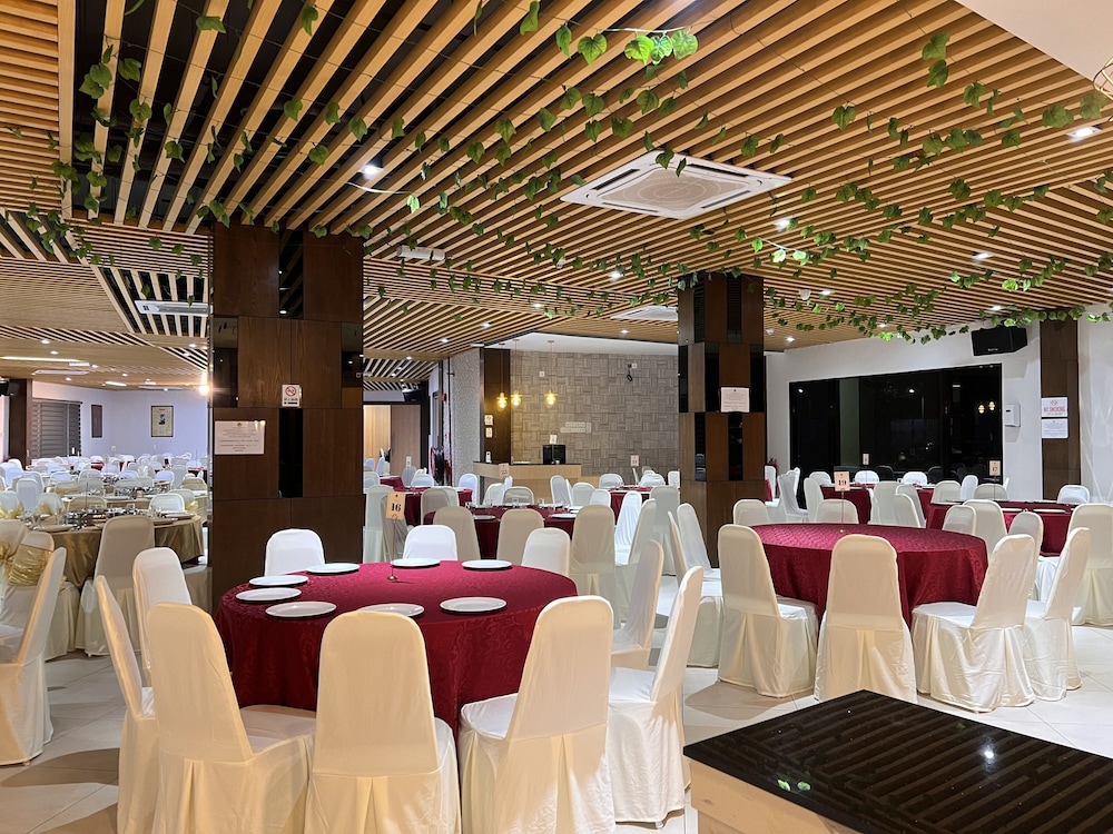 D Arc Hotel 39/50