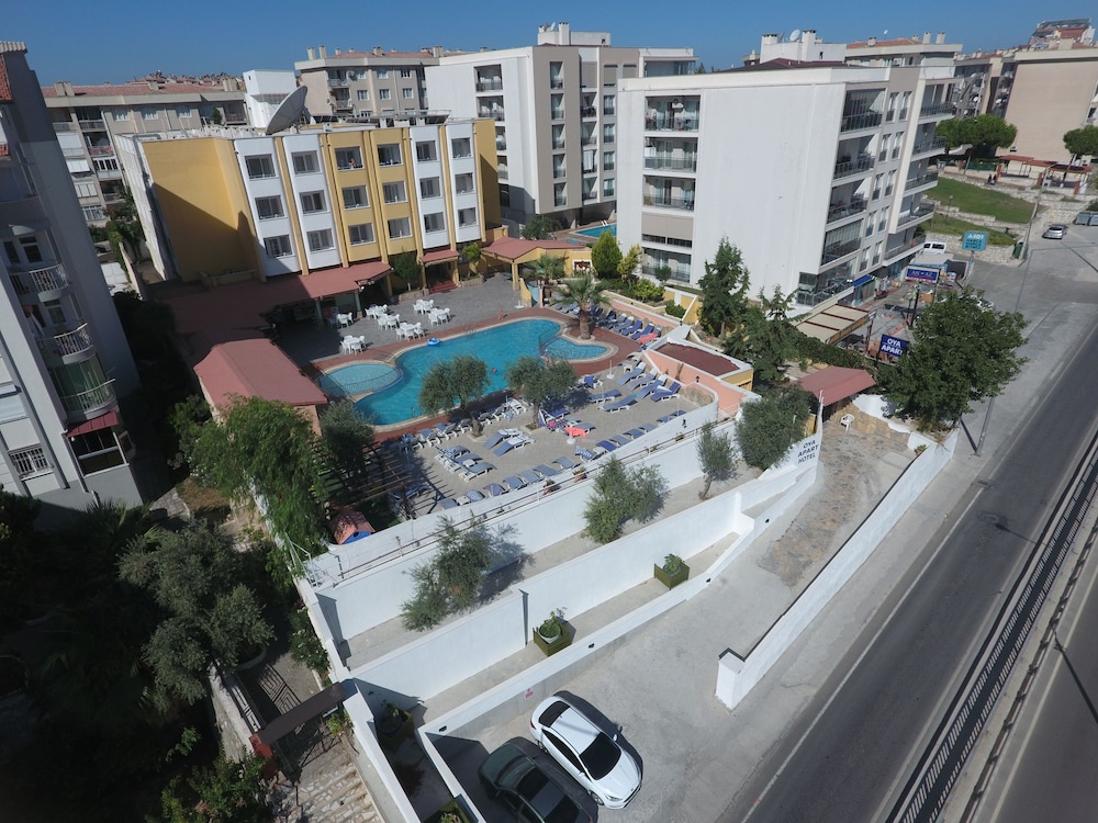 OYA APARTMENTS 38/50