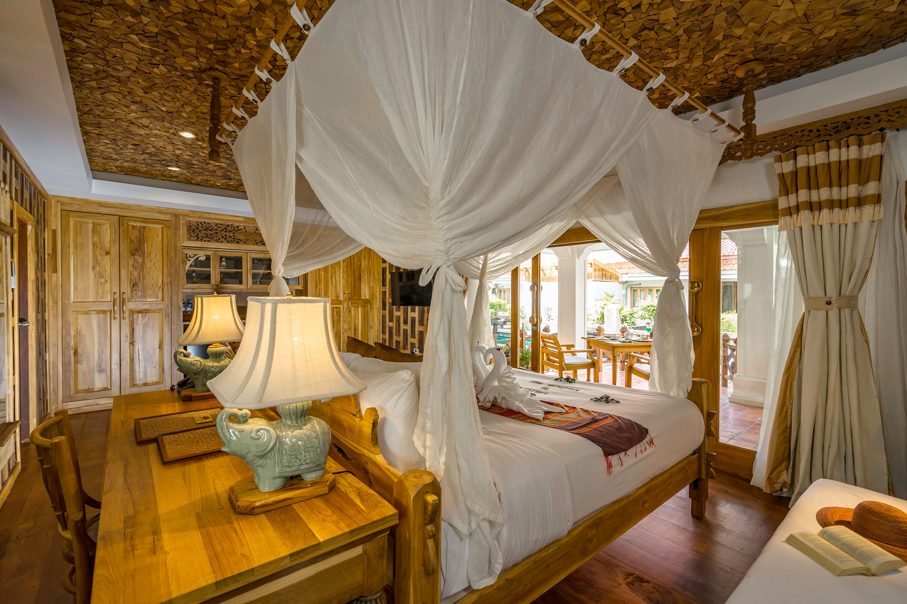 Villa Pool Access.
