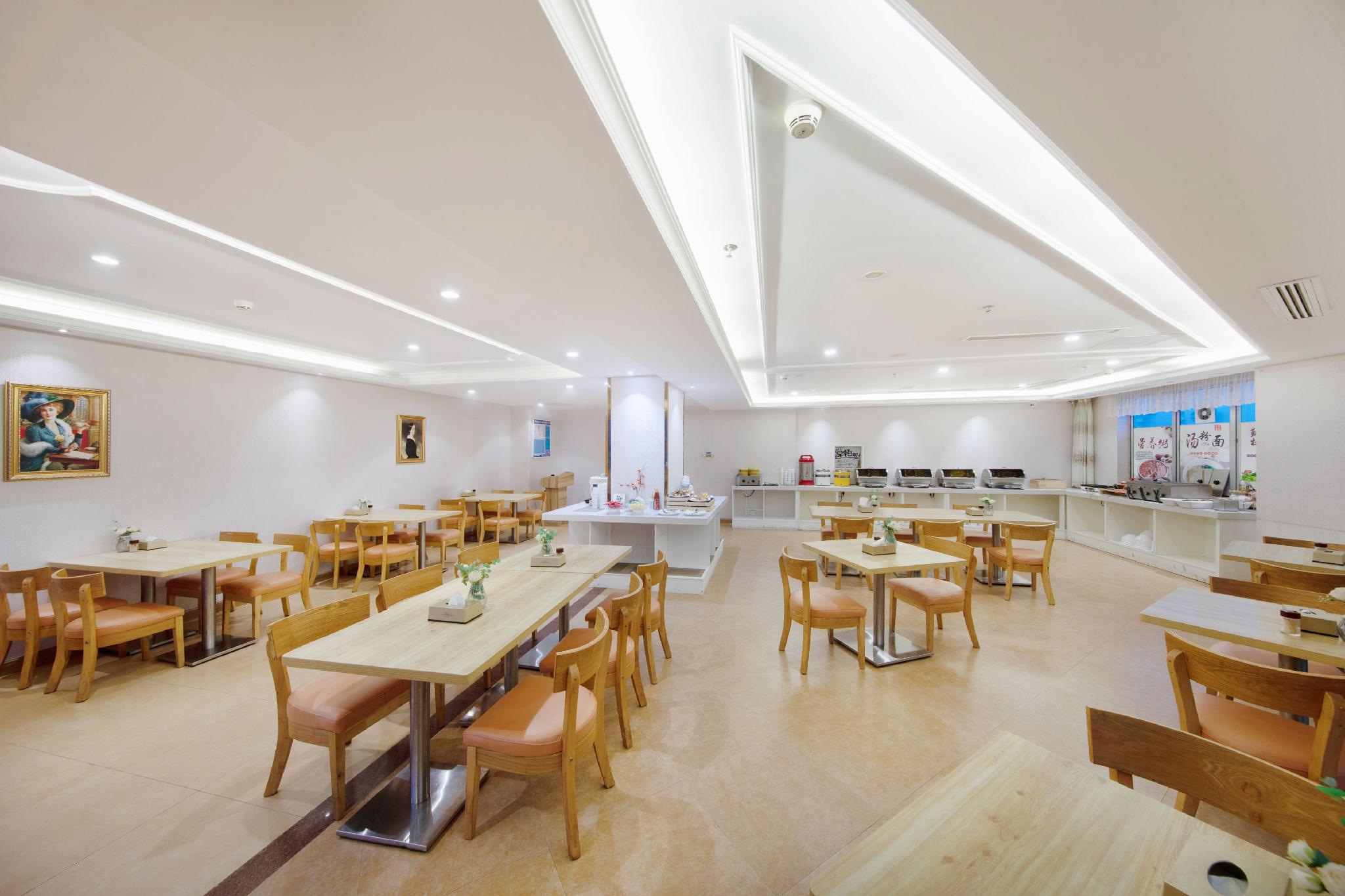 Outsky Hotel 42/50