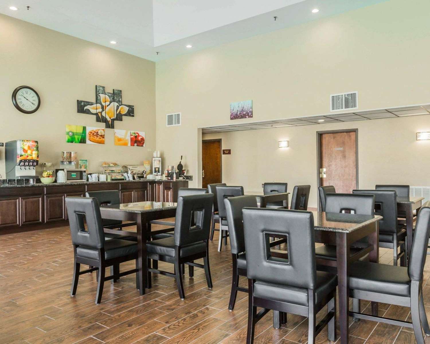 Quality Inn & Suites North Montgomery 22/34