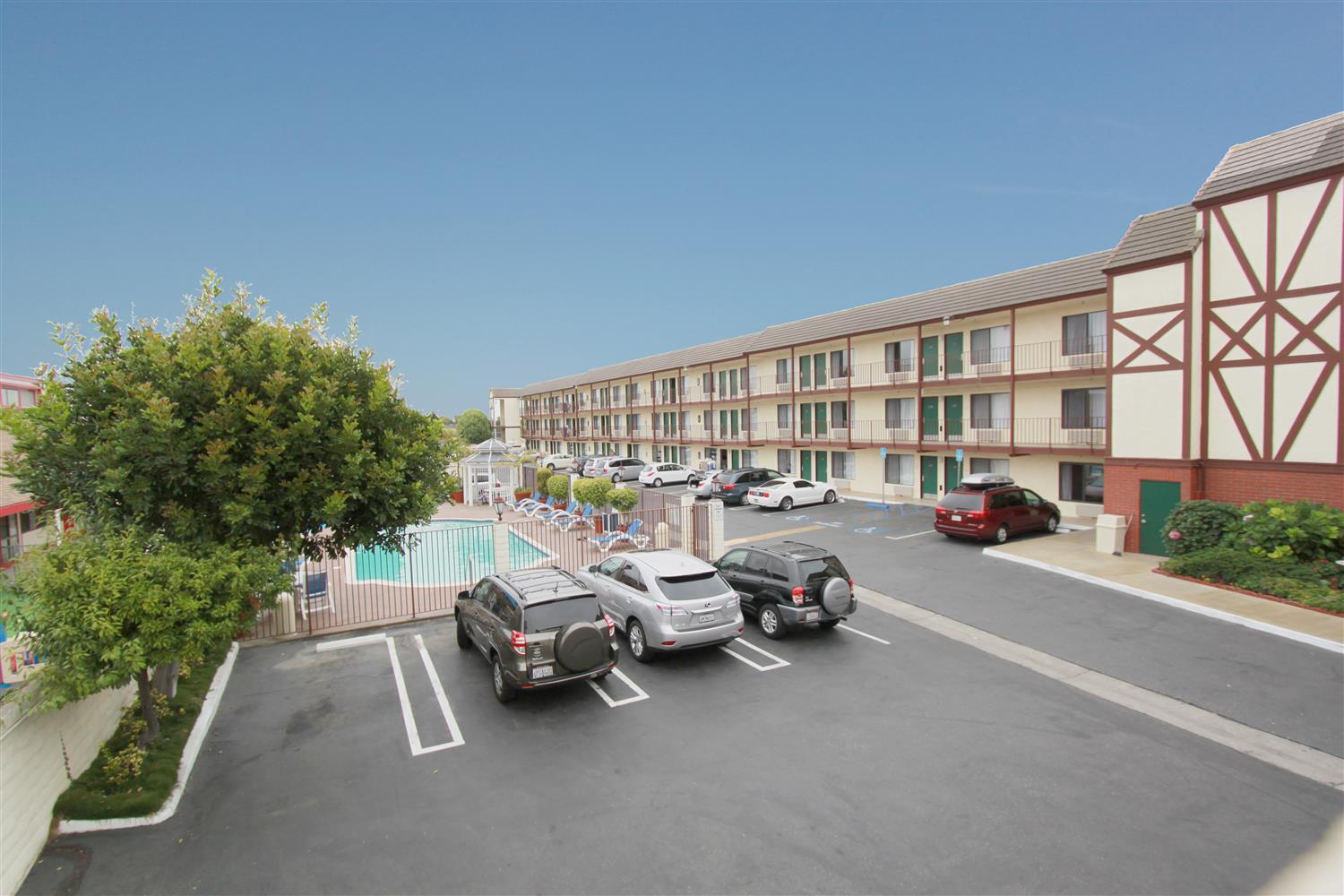 Best Western Surf City 8/12