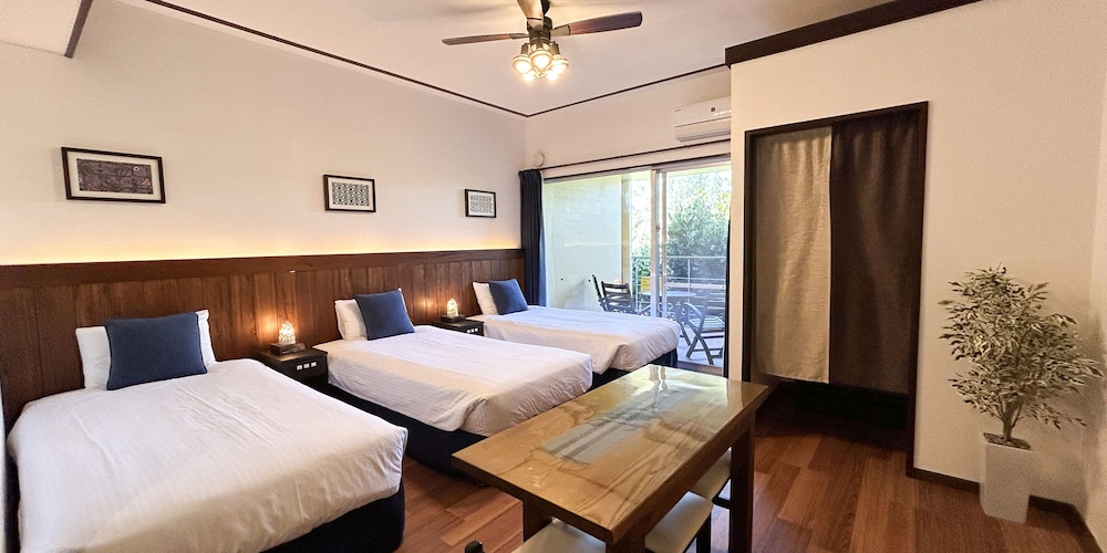 ROOM, TRIPLE