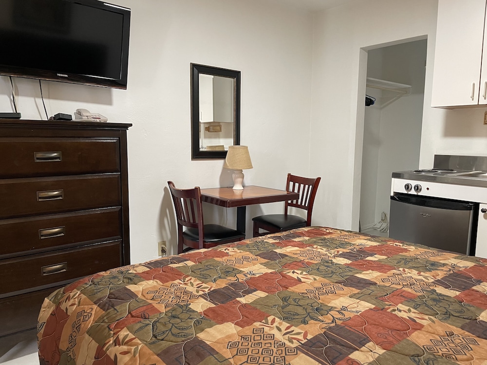 Shell Motel 60/73