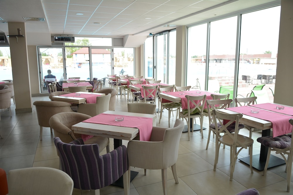 Flamingo Resort 33/43