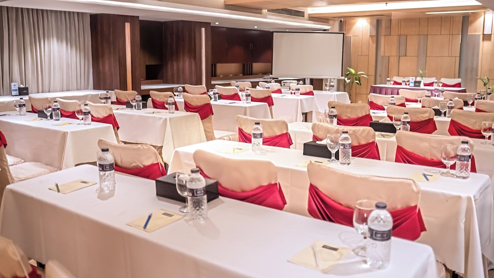 Golden Tulip the Grandmark Dhaka 51/60