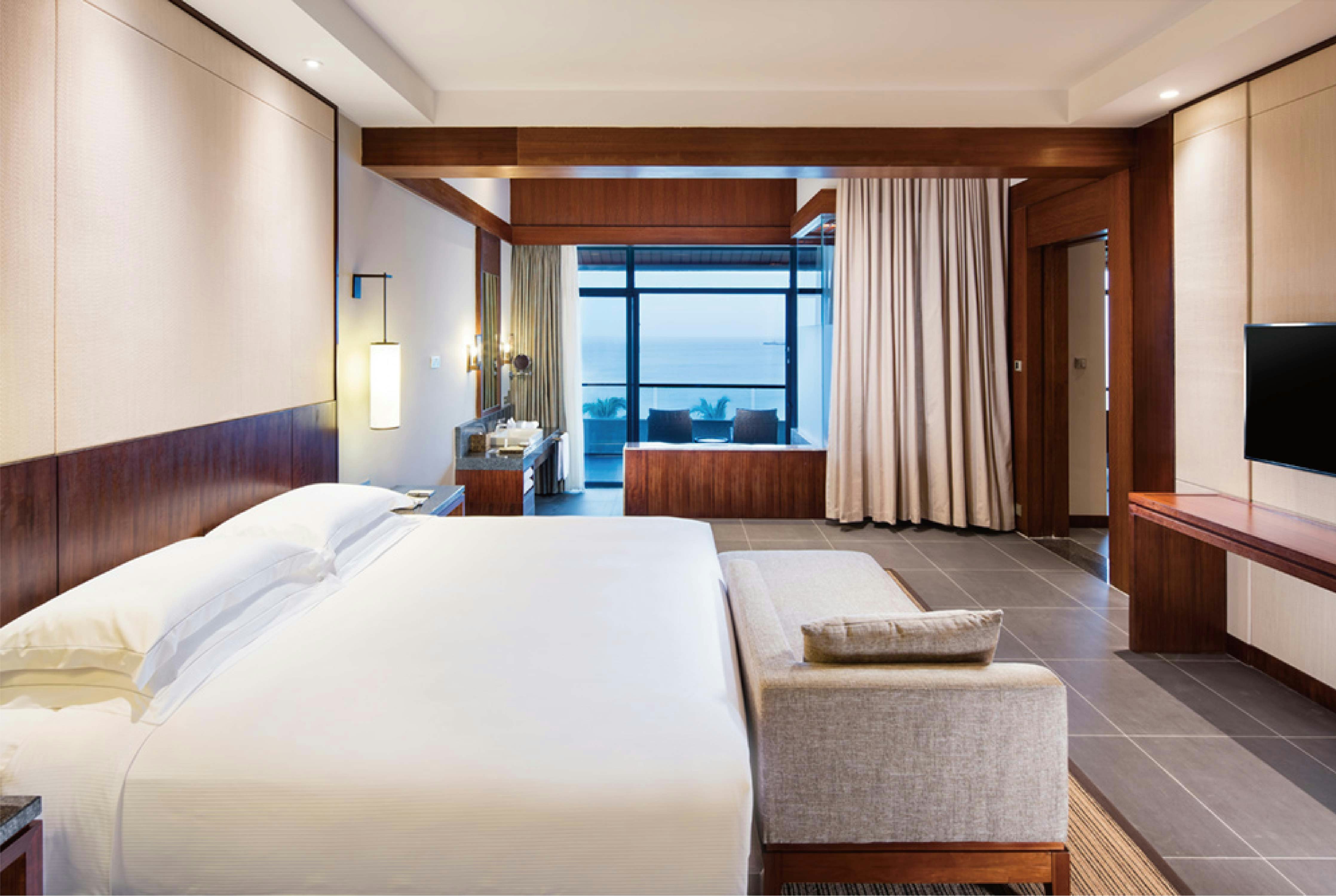 Suite, King Bed, Beach Front