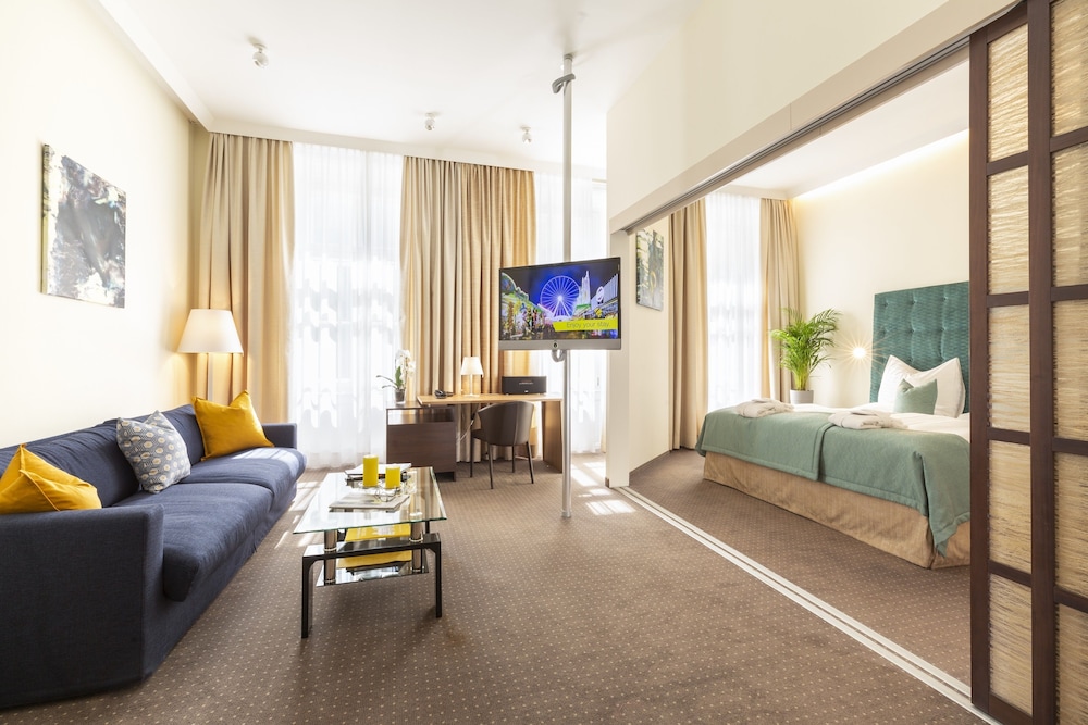 Hilight Suites Hotel 35/49