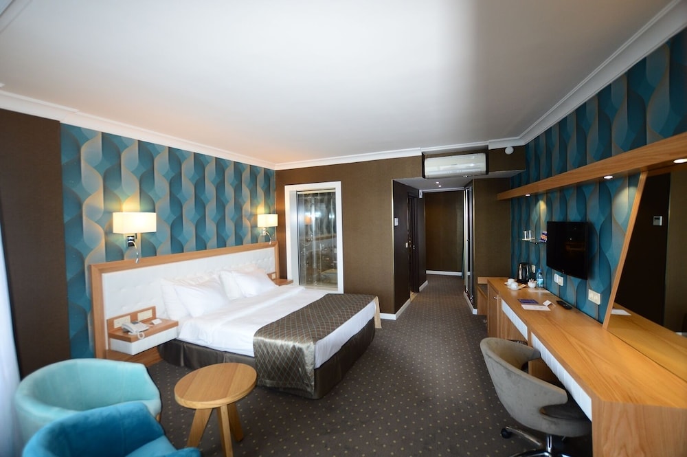 Akol Hotel 12/50