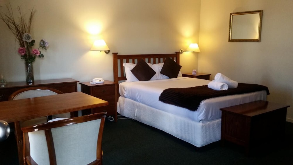 Ringwood Lake Inn 15/61